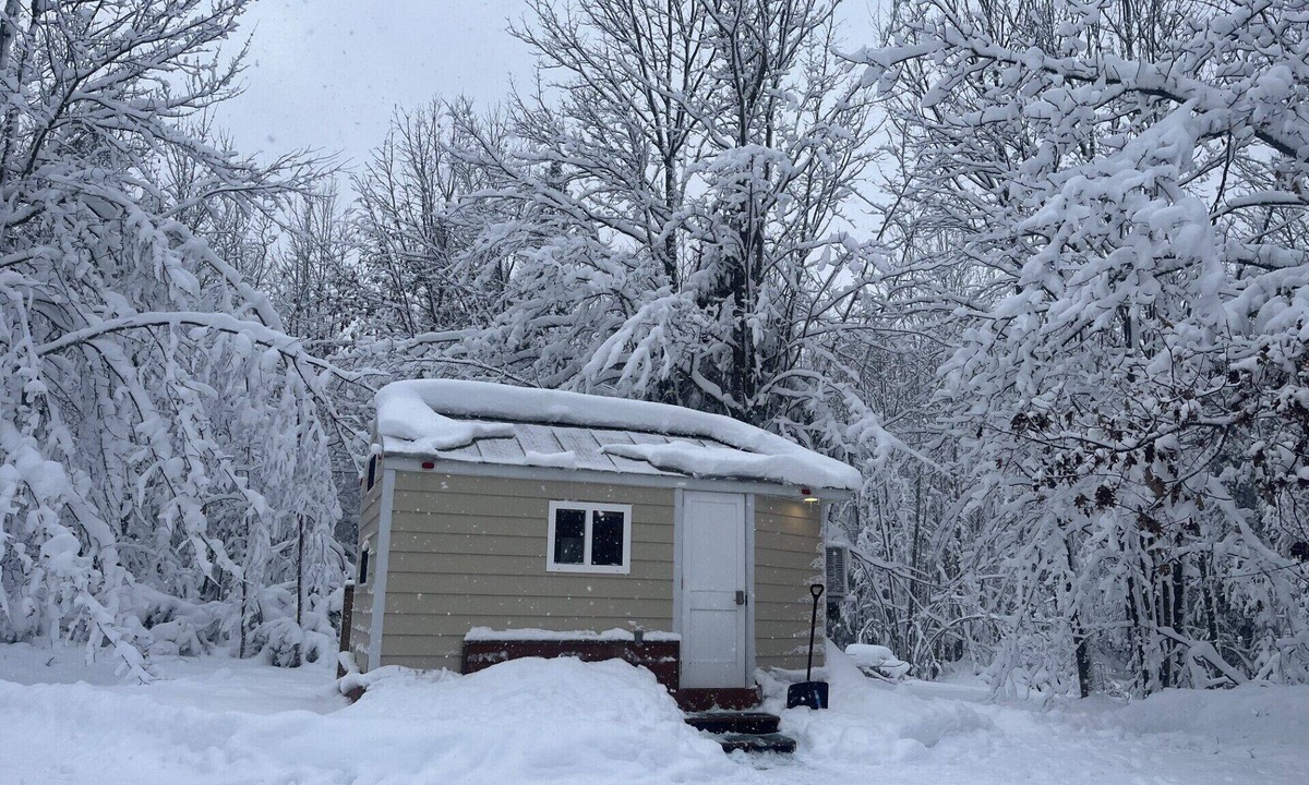 L'Anse Cabin | The Yooperlite House - Tremendous 1-bedroom tiny house cabin in cozy L'Anse
