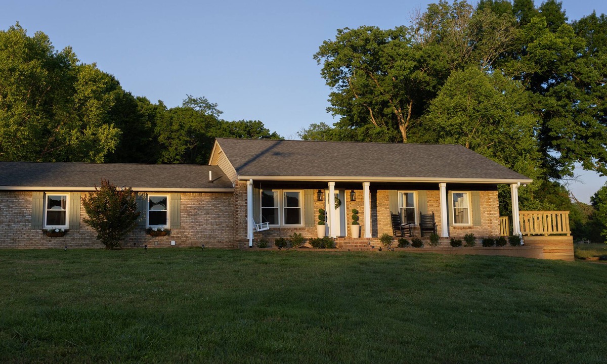 College Grove House | Thoughtfully Designed Cottage Retreat on 20 Private Acres Near Nashville