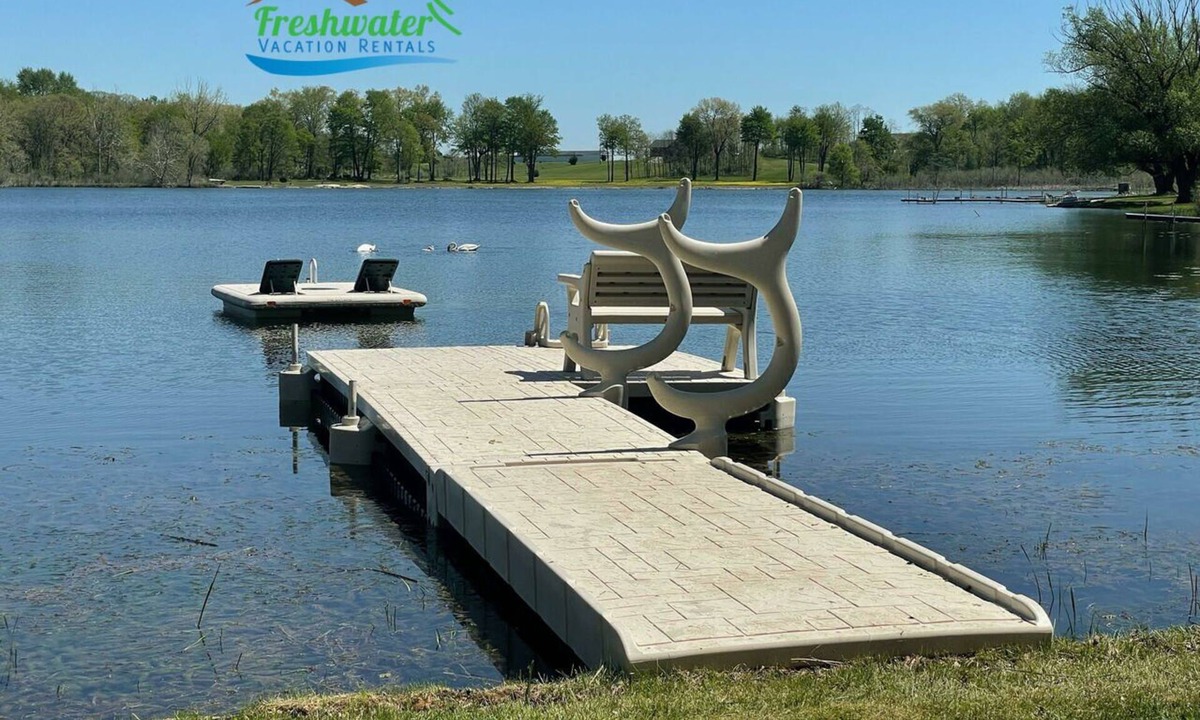 Fulton Cottage | Three Swans Lakehouse: Kayaks, Canoes, & Sunshine – The Ultimate Summer Getaway