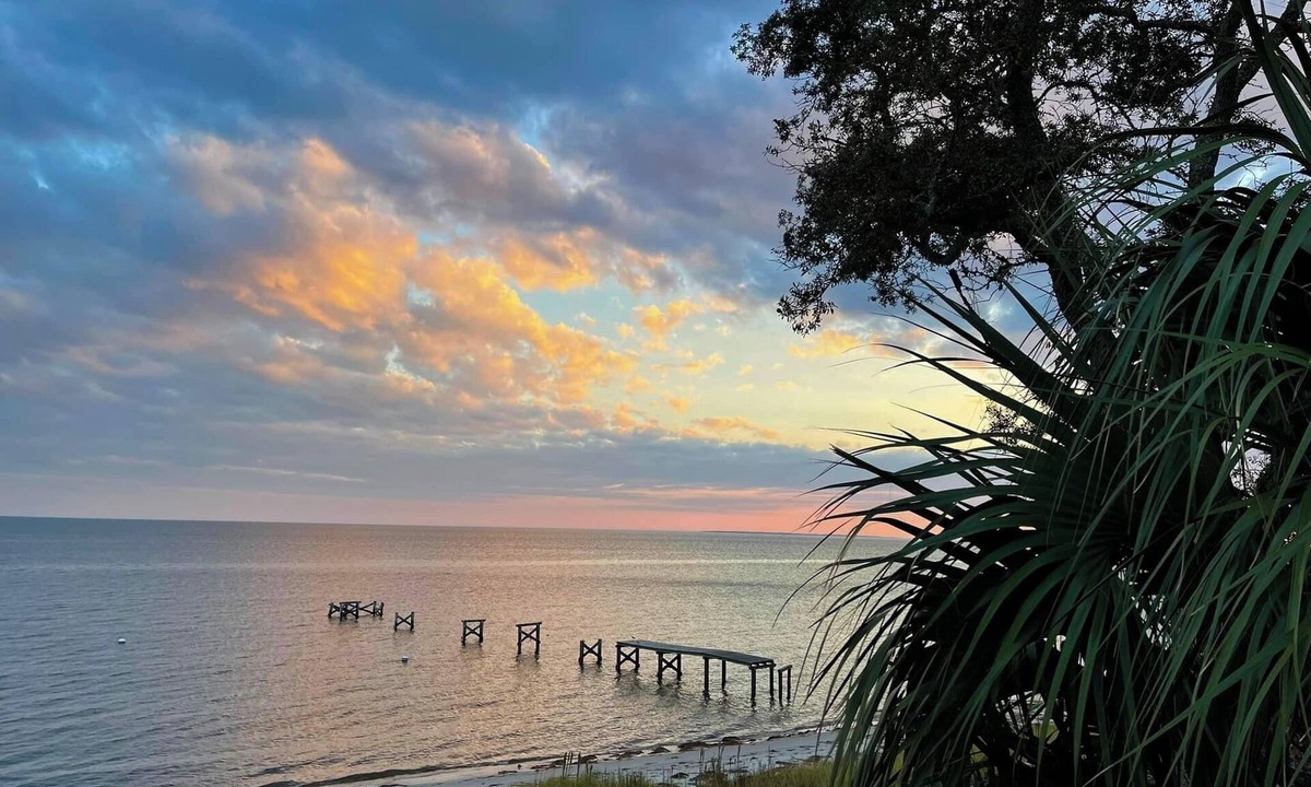 Carrabelle House | tNewly Built 3BR and 2bath Beach Cottage St. Teresa Beach, Summercamp community
