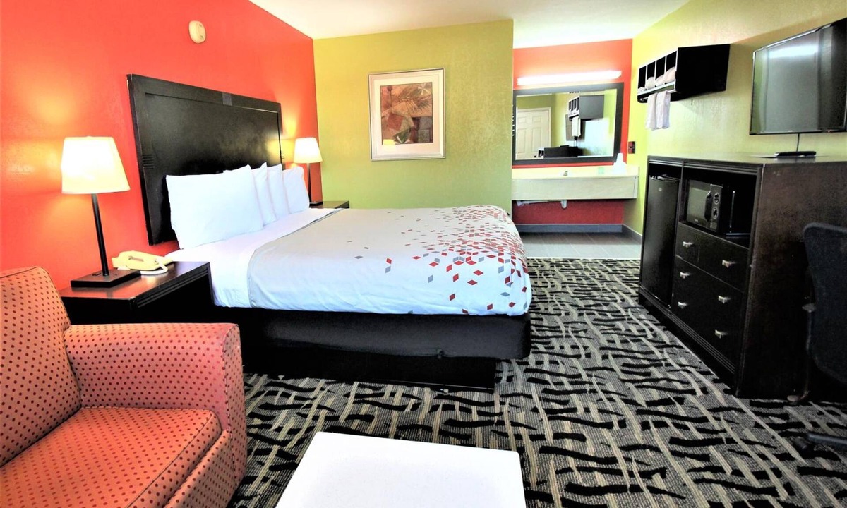 Eutaw Hotel | Travel Inn