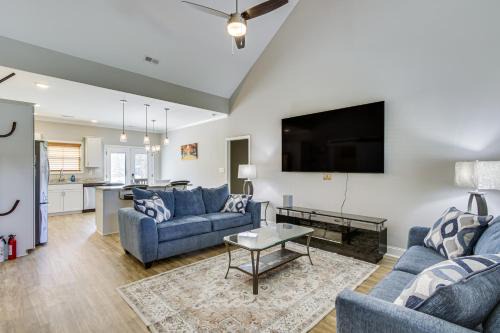 Athens House | Traveling Professionals Welcome! Cozy Athens Home