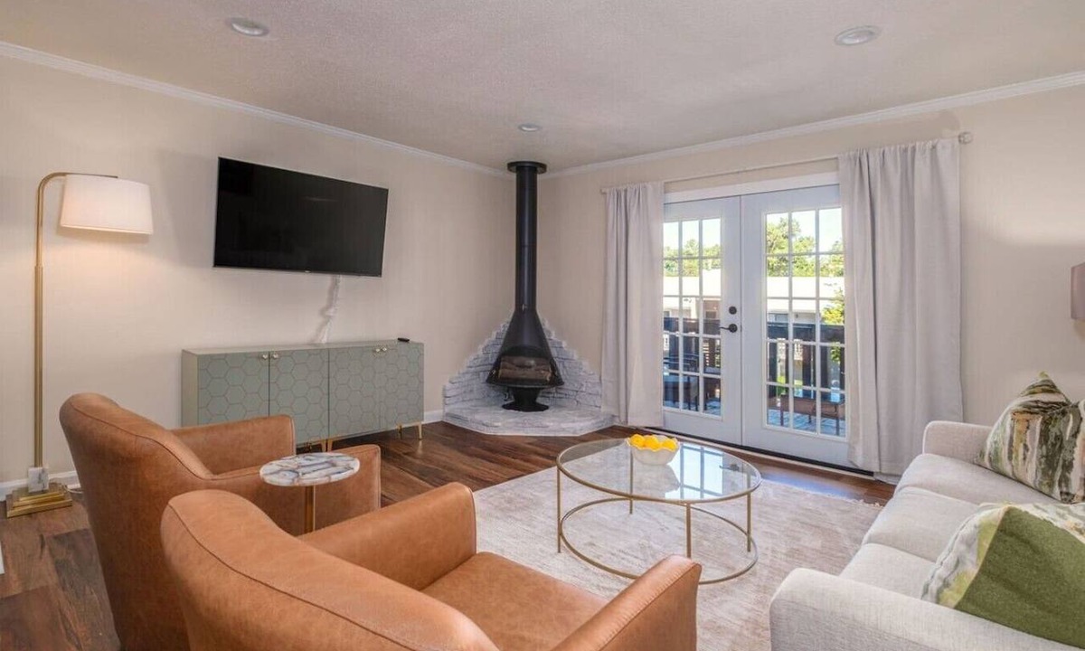 Vestavia Hills Apartment | Two Bedroom in Homewood, Minutes from Samford!