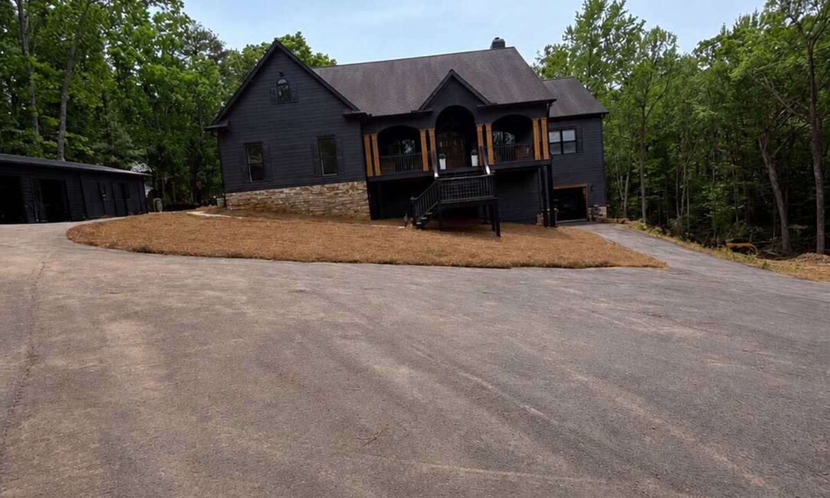 Douglasville House | Ultra-Luxury Estate Private Gated Entry, Spa & Concierge from-Airport and games