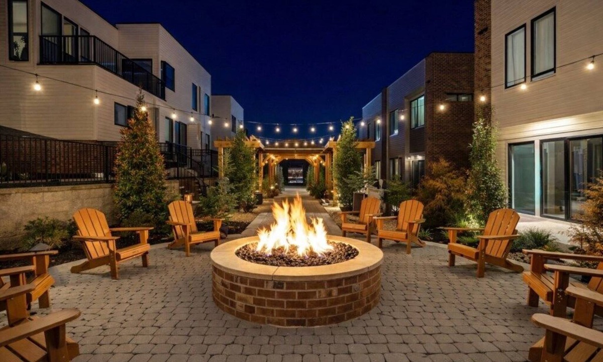 Historic Edgefield House | Unit 10 I Experience Noa Nashville | 4BR Luxury Retreat + Resort Pool