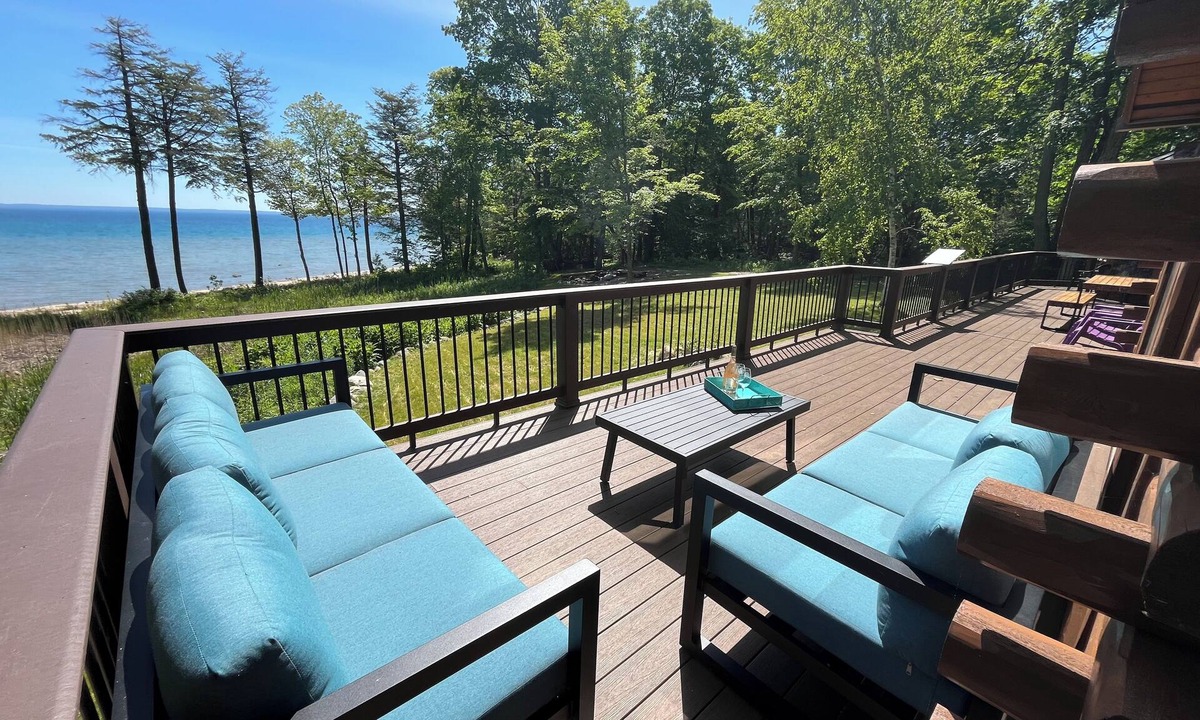 Northport Cabin | Updated 6-Bedroom Retreat on Grand Traverse Bay – Sleeps 14