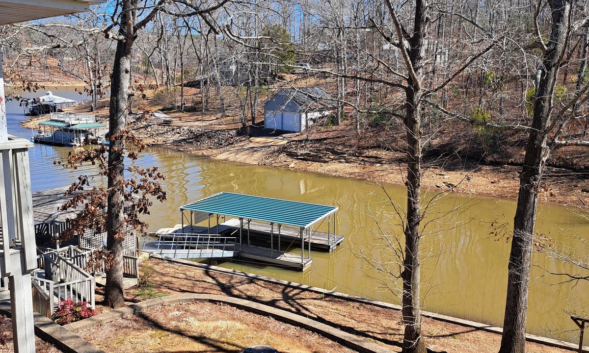 Wedowee House | Warren Cove 6bd 3.5ba home Sleeps 22, ramp, dock plenty of parking