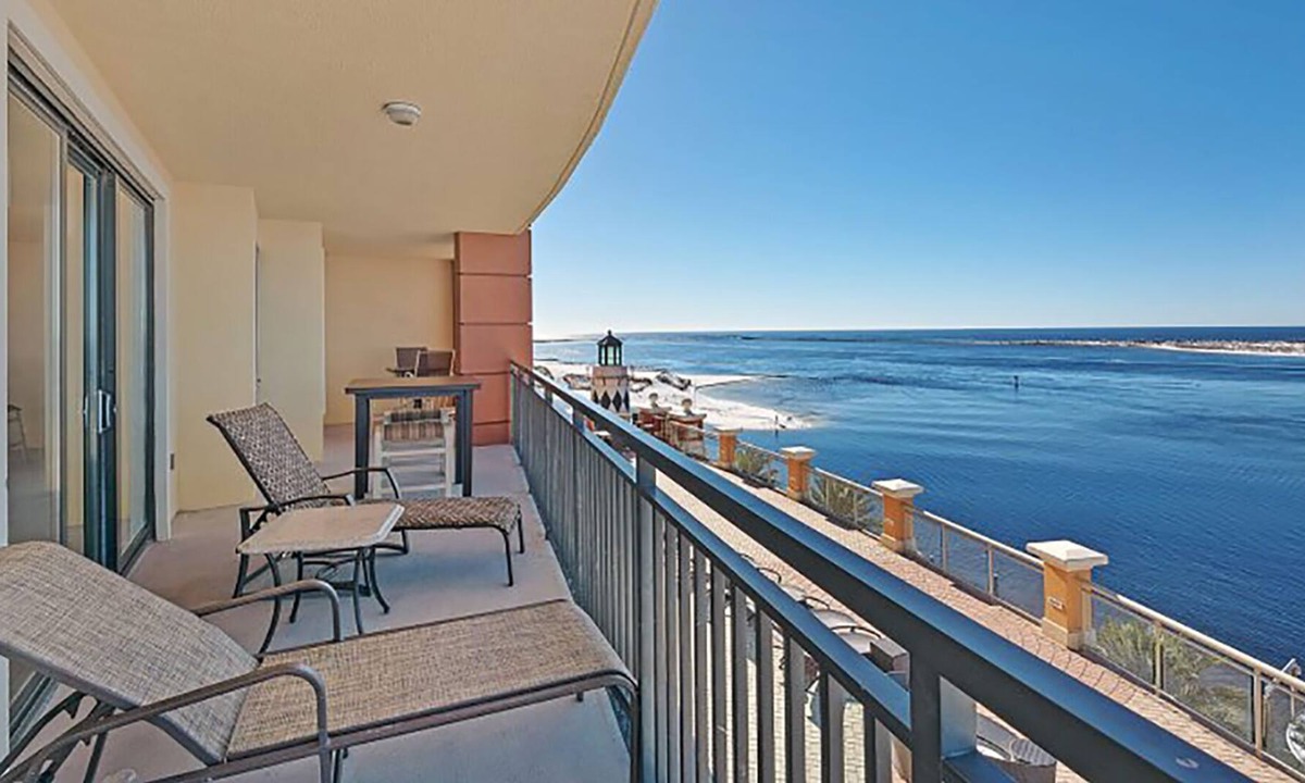 Holiday Isle Resort | Waterfront 4-Bedroom Emerald Grande at HarborWalk Village Harbour View