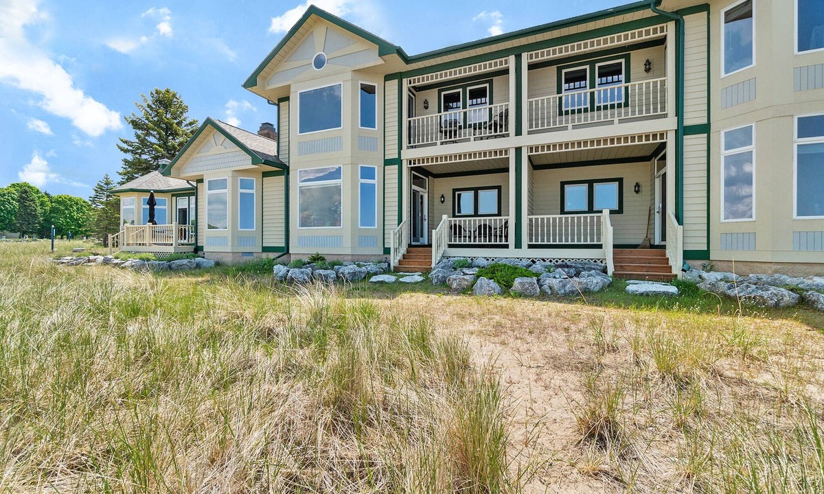 Manistee Condo | Waterfront Condo at Harbor Village