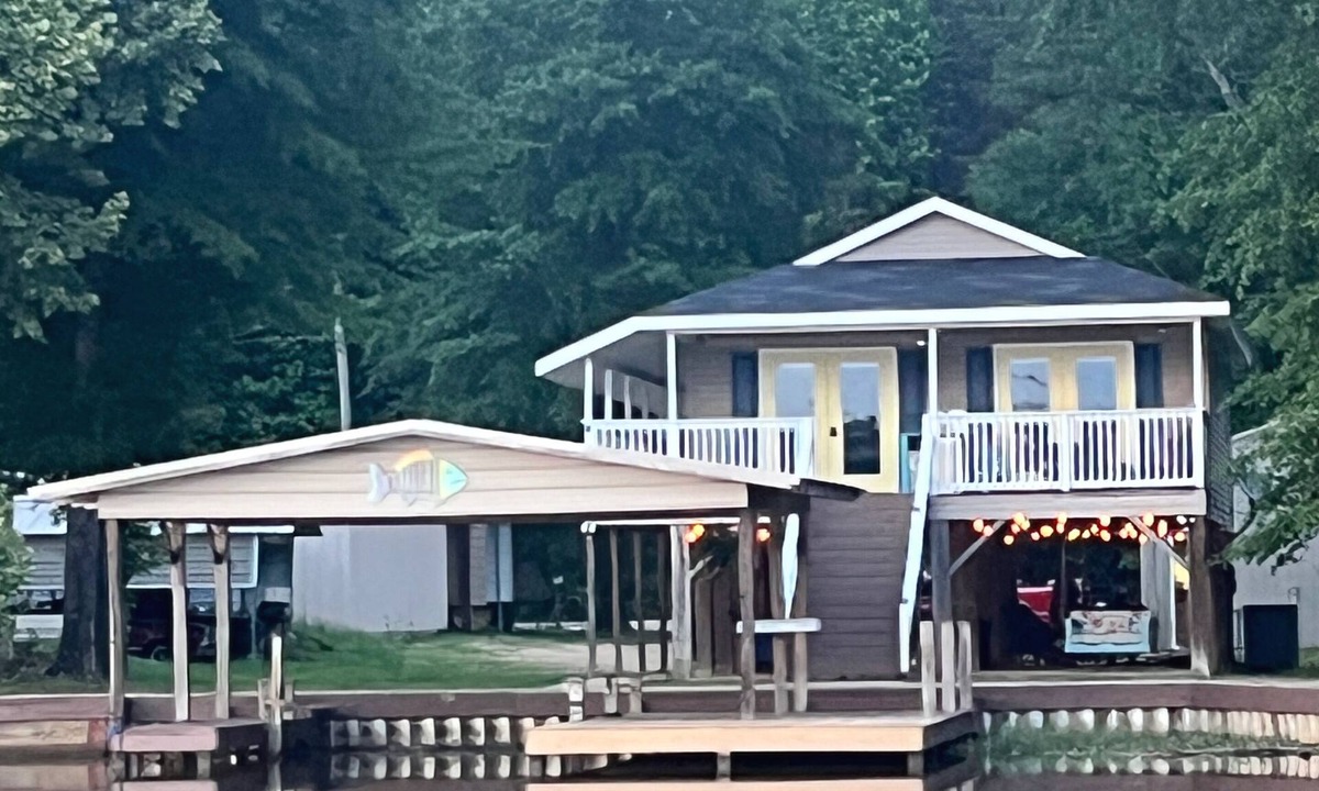 Becker House | Waterfront home w/Stunning views,Covered boat slip & dock on TennTom Waterway.