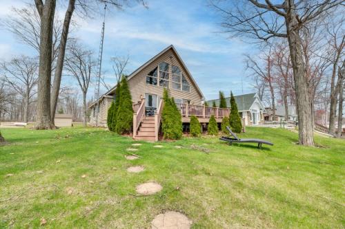 Tawas City House | Waterfront Lake Huron Home - Private Beach!