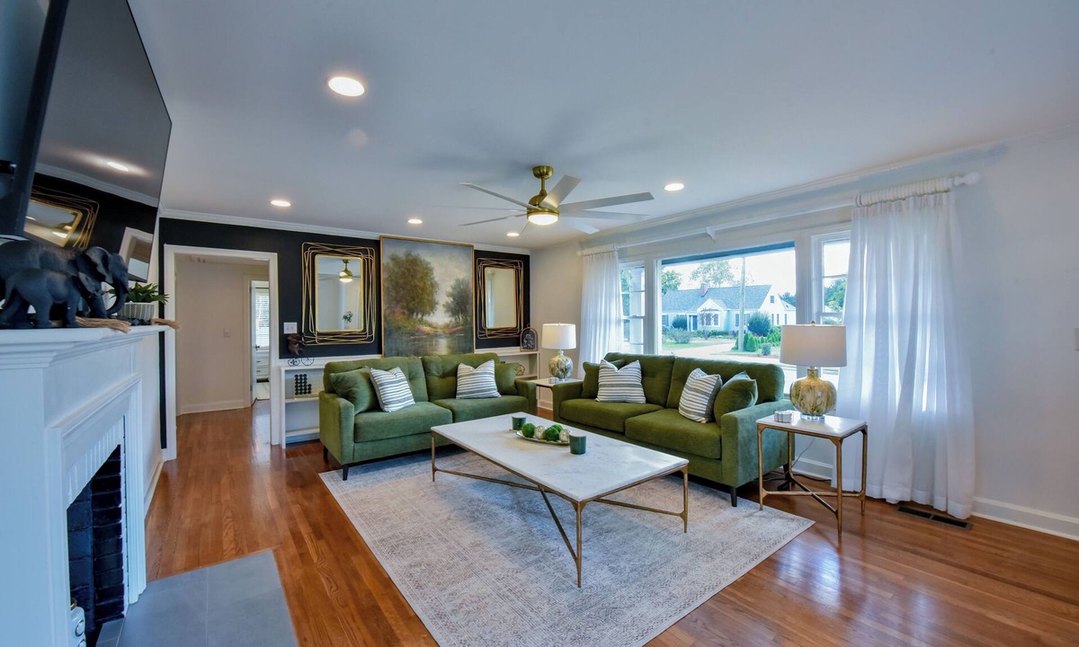 Tuscaloosa House | Welcome to Crimson Diamond! Close to campus, great for football!