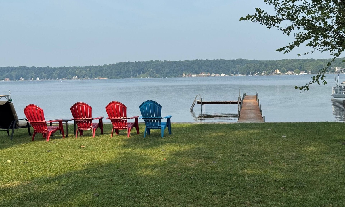 Onsted House | Welcoming lake house on beautiful Sand Lake in Irish Hills