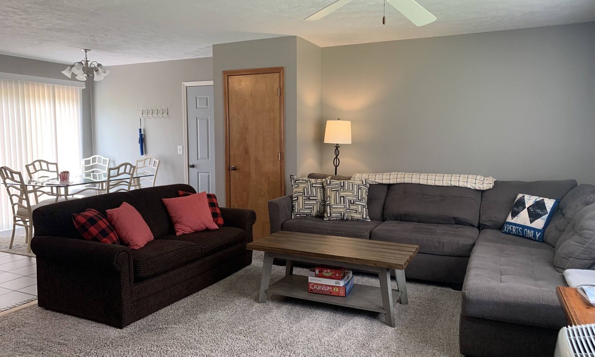 Thompsonville House | Well Appointed 2 Bedroom ~Less than a mile to Crystal Mountain