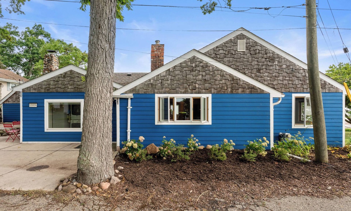 White Lake House | White Lake MI Lakeside Home, Hot Tub, Pet Friendly