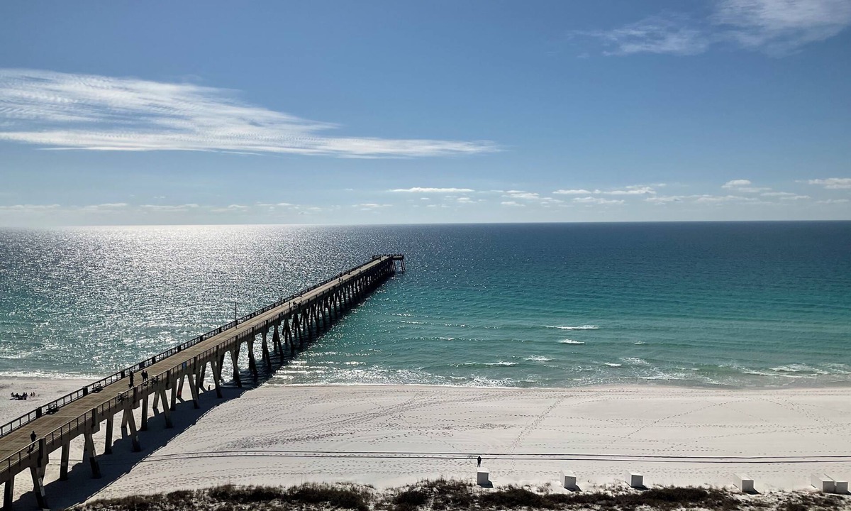 Navarre Beach Condo | "Your Happy Place" Oceanfront white sand beach views at luxury condo in Navarre