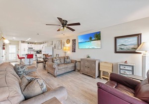 Beachside Retreat | Spacious Condo with Pool & Gulf Views in Corpus Christi