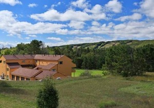 Beautiful 2 Bedroom Loft, 2 Bath Condo at Trout Creek #56. Close to Skiing, Golf, Beaches, Biking