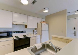 Beautiful Comfy 2 Bedroom Golf Course Condo