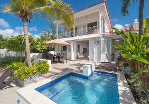 Exceptional Beachfront Living - Milord Sunsets home in Saint James
