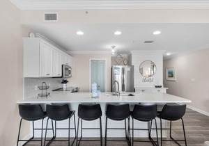 ☀️Gulf Views⛱️Beach Service-100 Steps2Beach-Pool +Hot Tub-2BR Beach Resort 406☀️