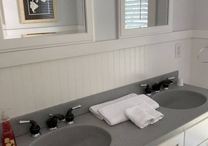 Historical Monroe Manor - Beechwood Room