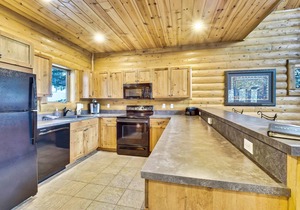 Perfect 2-Bedroom Plus Loft Mountain Cabin at Boyne Mountain