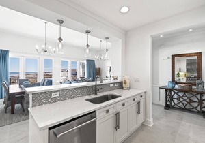Professionally Decorated Gulf Front Unit