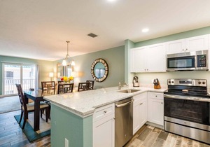 This third floor 2 bedroom 2 bathroom condominium is located on the Bayside in Sarasota