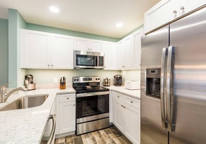 This third floor 2 bedroom 2 bathroom condominium is located on the Bayside in Sarasota