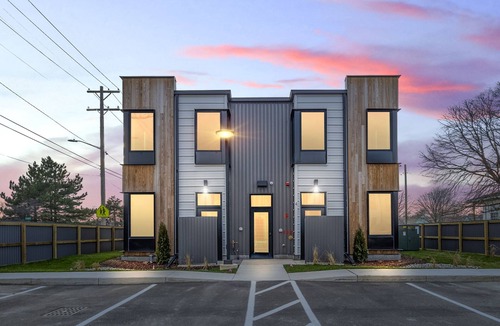 Detroit Apartment | $1,750 Monthly Stay! Daily Standard Rates Apply for Shorter Stays