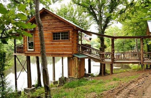 Jackson Cabin | 1 BEDROOM 1 BATH, TREE-CABIN BY A 20 ACRE PRIVATE LAKE