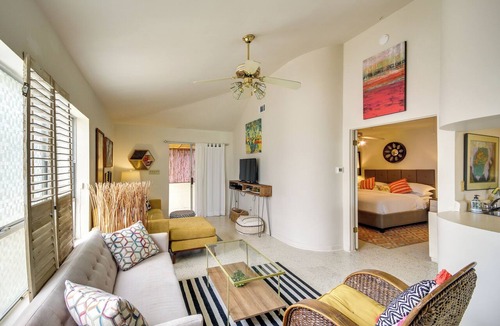 Biloxi Apartment | 1 Block to Beach: Biloxi Hidden Gem w/Gulf View