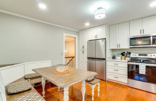 Clinton House | 1 Mi to Dtwn: Quiet Retreat w/Yard in Clinton