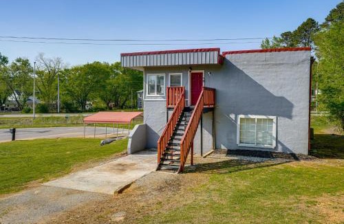 Collegedale House | 1 Mi to SAU & McKee Foods Campus! Condo w/Balcony