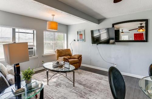 Collegedale House | 1 Mi to SAU & McKee Foods Campus! Condo w/Balcony