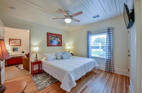 Forest Lake House | 1 Mile to UA Campus: Walkable Midtown Getaway