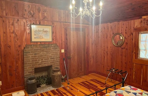 Clinton House | 1 of 3 Guest Quarters 35 Min to U of Alabama