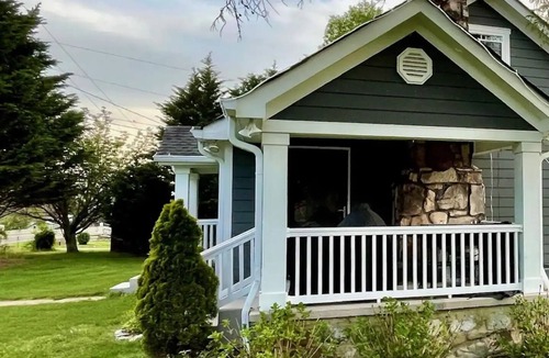 Lookout Mountain Cottage | 10 minutes to Rock City & Ruby Falls! Family Cottage w/Deep Soak Tub