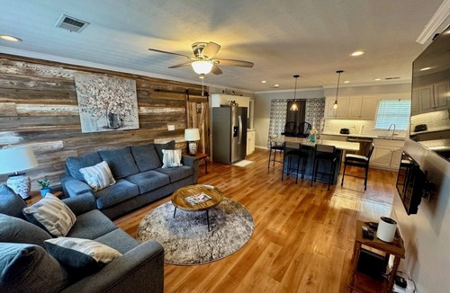 Columbus House | 14 Min to Ft. Benning - 3BR - 1.5 Bath, WiFi, Game Room & Screened Porch