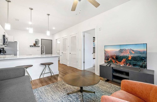SoNo Apartment | 1B1B Midtown Apartment Private Balcony, Views, Gym