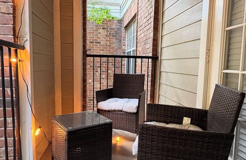 SoNo Condo | 2-bedroom condo in serene Atlanta min from Mercedes stadium & Georgia aquarium!