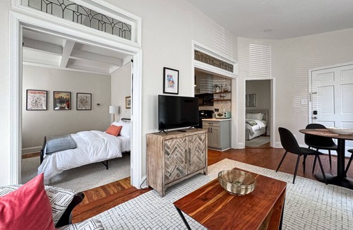 Midtown Apartment | 2 Bedroom Midtown Gem