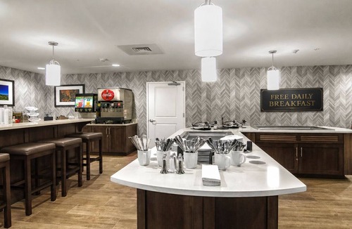 Marquette Apartment | 2-Bedroom Suite | 1 King & 2 Doubles, MI