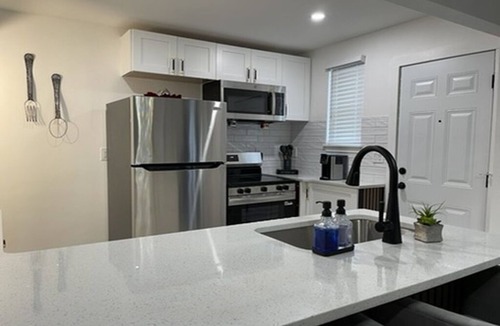 Detroit House | 2-bedroom townhome in quaint Detroit with AC and comfort