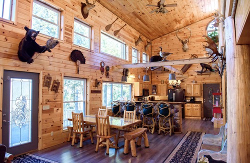 Harrison House | 2-bedroom vacation home just 10 minutes from Harrison Park