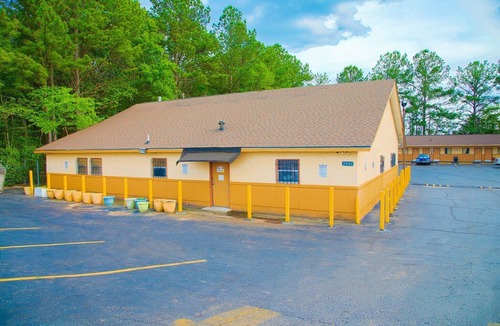 Candler-McAfee Apartment | 2 Full Beds|Non-Smoking