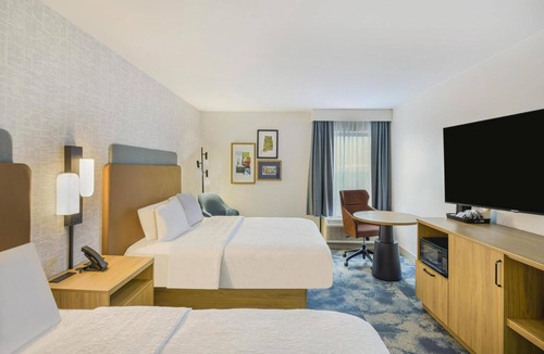 Huntsville Hotel | 2 Group-Friendly Rooms Near Popular Attractions & Dining | Free Parking & Bfast