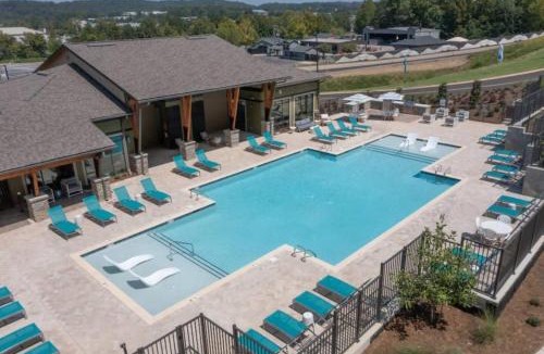 Pelham Apartment | 2 King Suites, Pool Near Oak Mountain