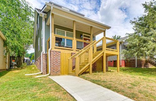 Knoxville House | 2 Mi to UT: Modern Retreat w/Covered Porch